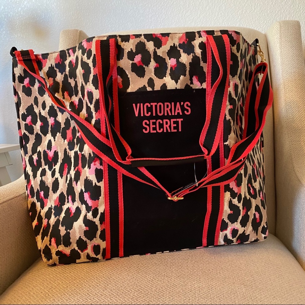 Victoria Secret | Wild Leopard Weekender Tote